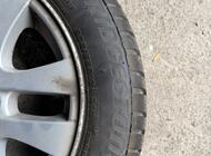 Grajewo ogłoszenia: Sprzedam opony wraz z felgami od BMW , felgi aluminiowe. Opony... - zdjęcie