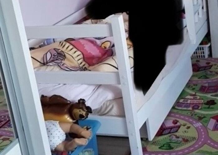 Grajewo ogłoszenia: Sprzedam drewniane łóżko dziecięce z materacem na sprężynach,...