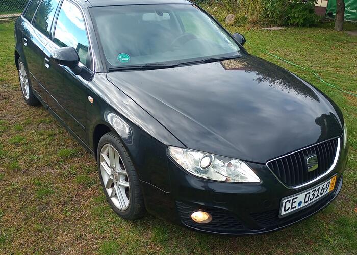 Grajewo ogłoszenia: Sprzedam Seata Exeo końca roku 2009r 2.0 benzyna. Przebieg 179...