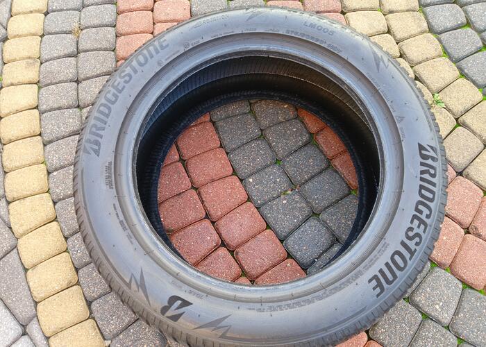 Grajewo ogłoszenia: Witam 
Posiadam na sprzedaż opony zimowe Bridgestone rozmiar...