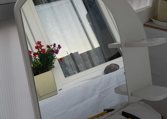 Grajewo ogłoszenia: Sprzedam  lustro wiszące , białe do łazienki wysokość 64 cm,...